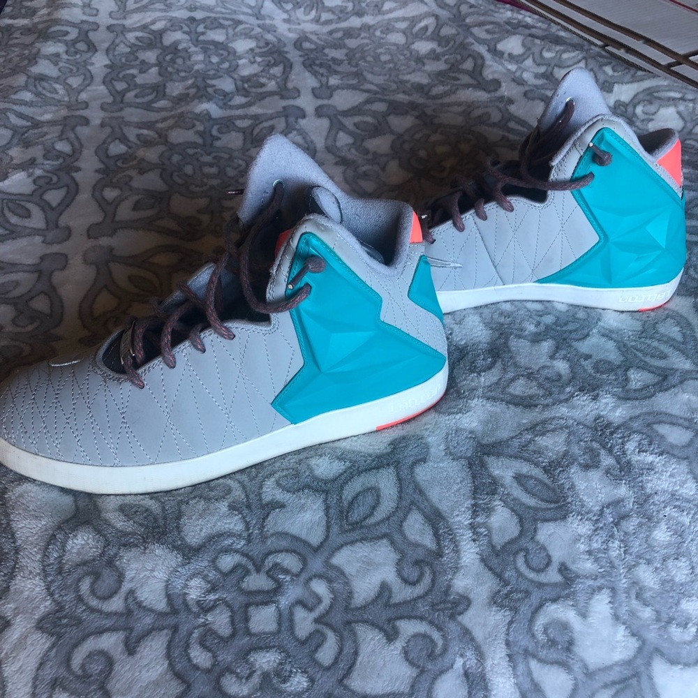 Miami Vice LeBron Nike Shoes
